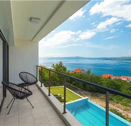 4 Bedroom Villa with Pool and Sea View near Crikvenica in the Kvarner Region, Sleeps 8